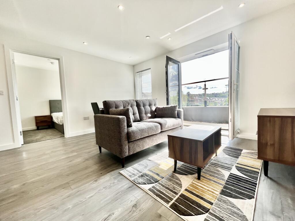 Apartment in Leeds, Hyde Park - View 2