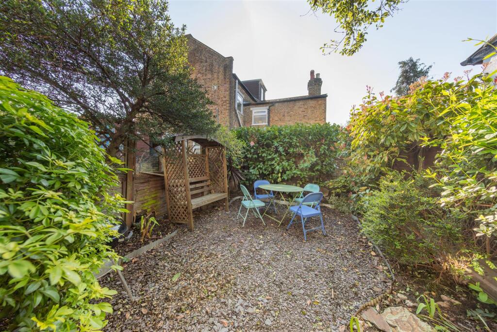 Apartment in London, Walthamstow Village, Leyton - View 4