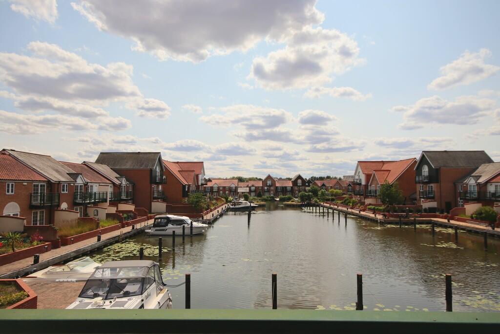 Ellisons Quay, Burton Waters photo 2