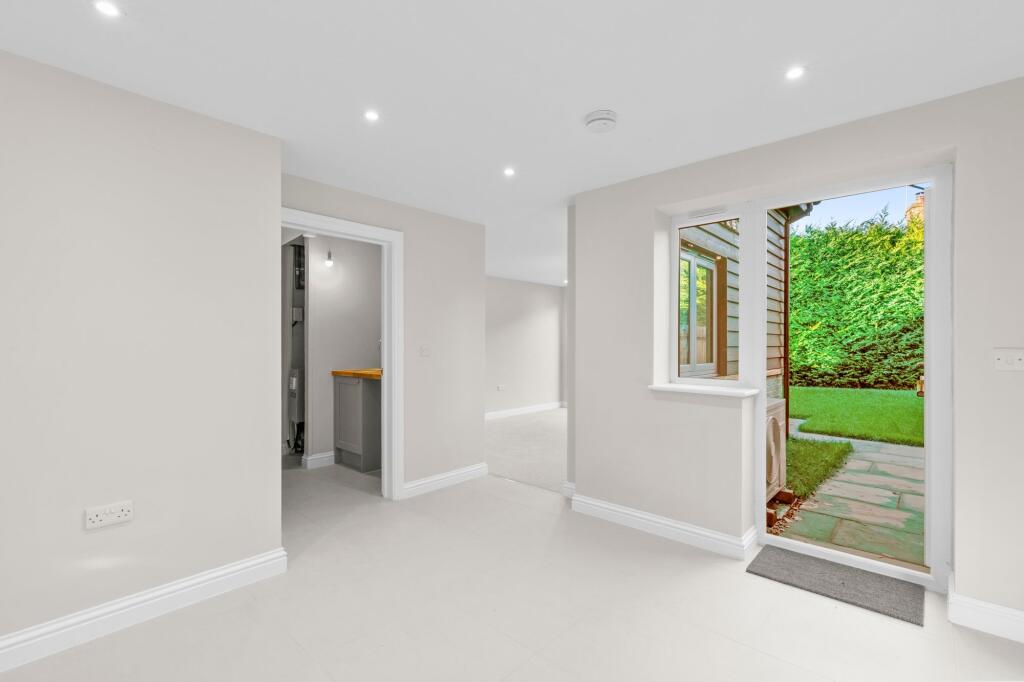 House in Long Crendon - View 3