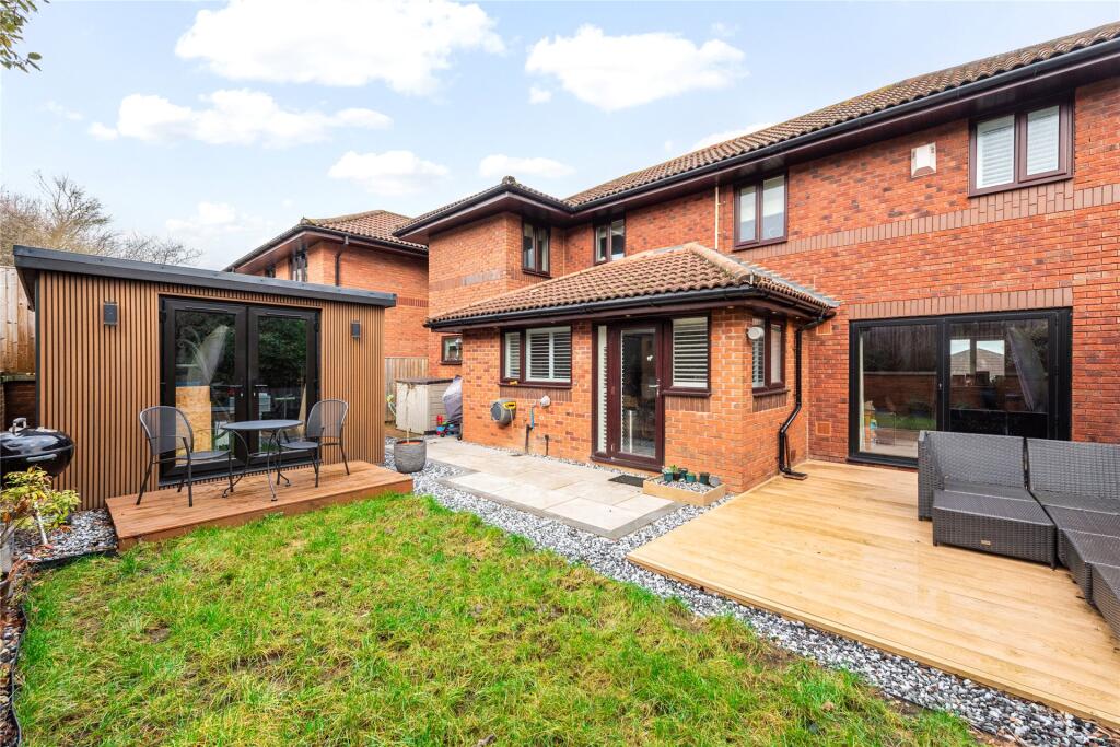 Peckover Court, Great Holm, Milton Keynes, Buckinghamshire, MK8 photo 4