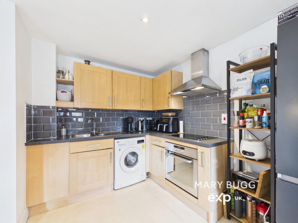 Apartment in Chelmsford - View 4
