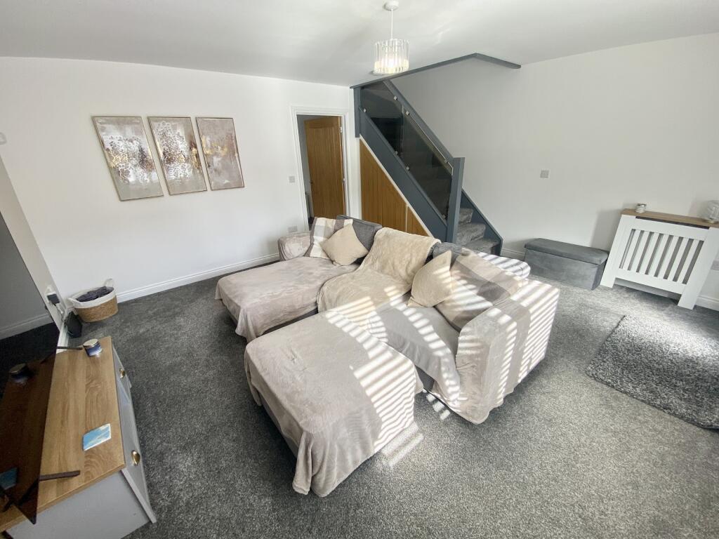 House in Pontardawe, Neath Port Talbot - View 4