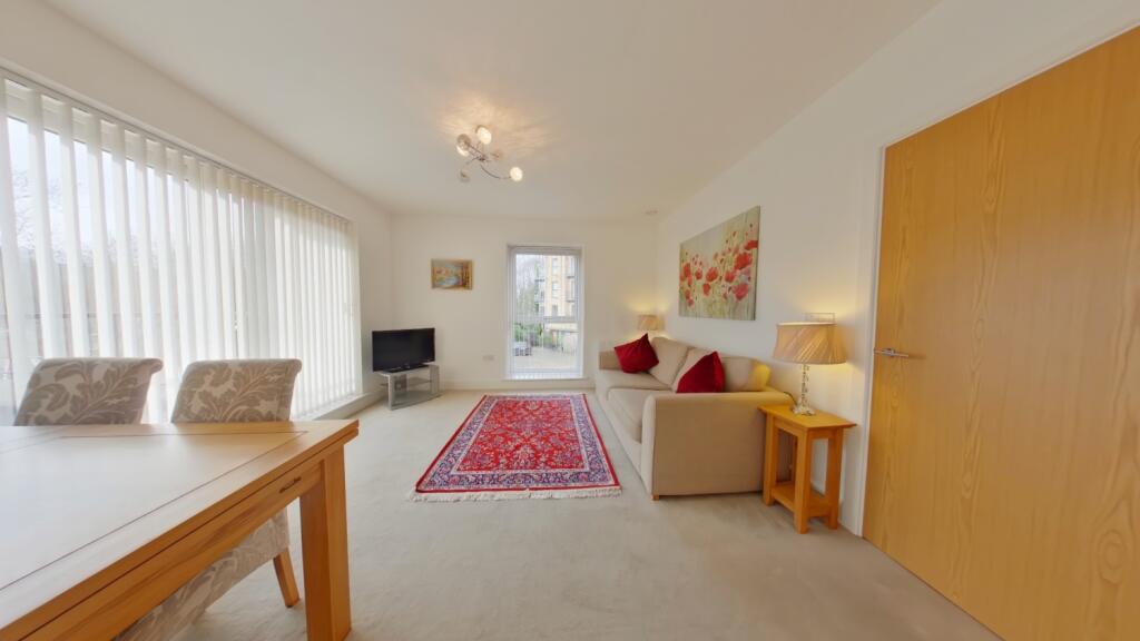 Apartment in Hemel Hempstead - View 3