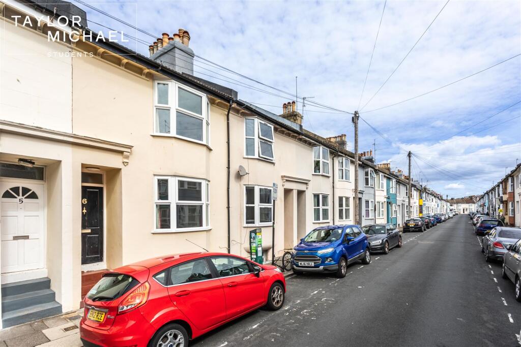 6 bedroom terraced house for rent