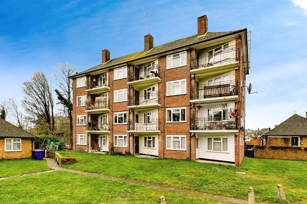 Main image of property: Hazelwood Close, Hitchin