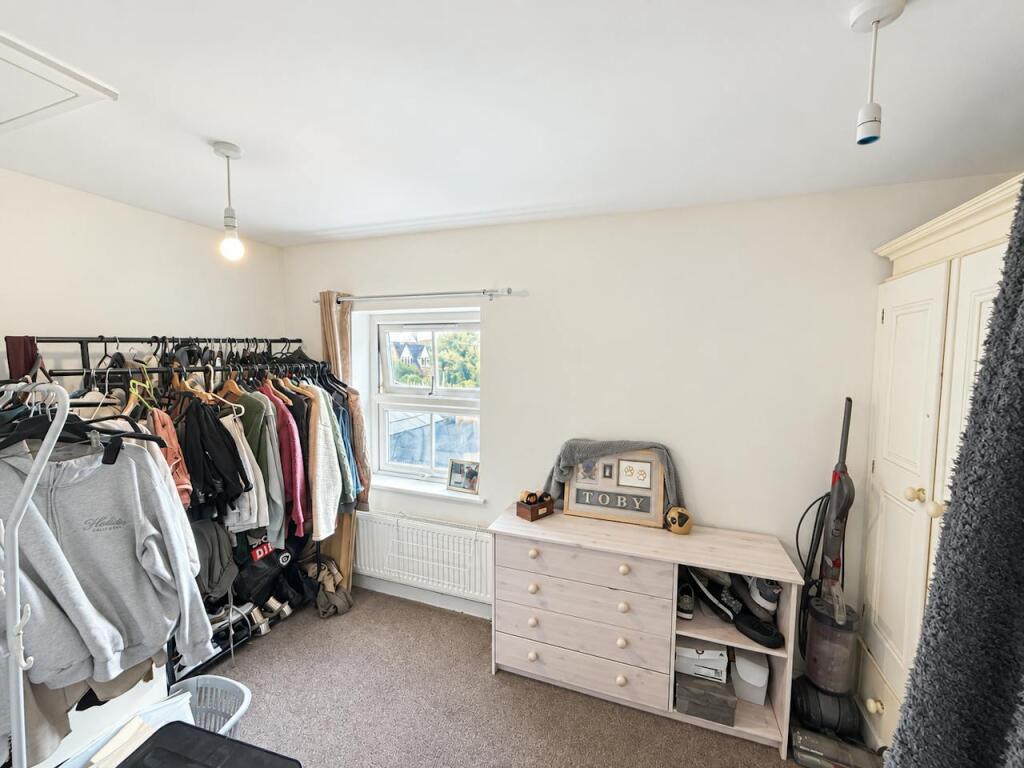 House in Rochford, Rayleigh - View 5