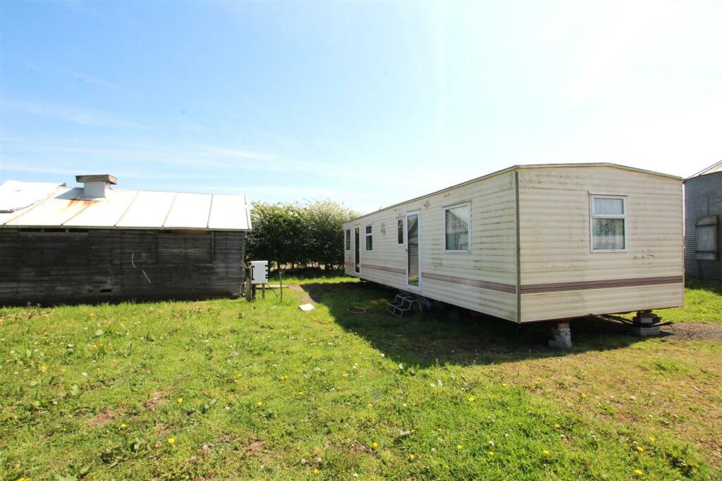 Gallamore Lane, Middle Rasen - View 6