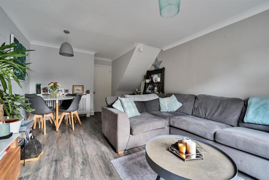 Northfield Road, Maidenhead - View 2