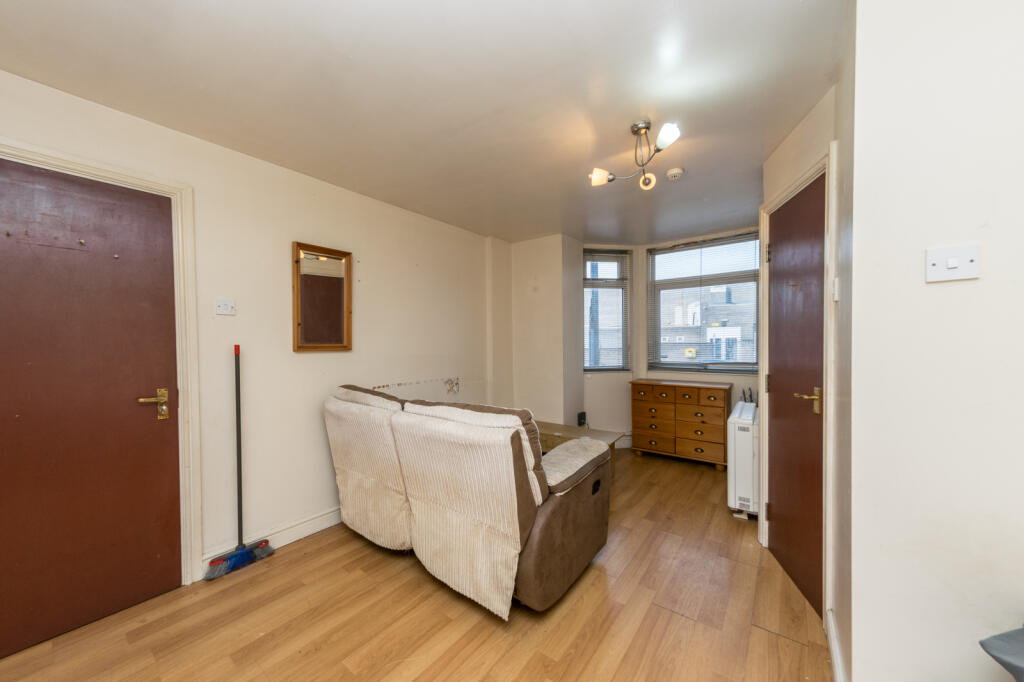 Apartment in Leeds, Hyde Park - More