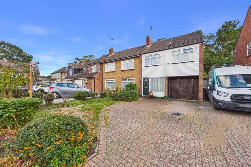 4-bed semi-detached on Alan Way, Colchester, CO3, £350,000