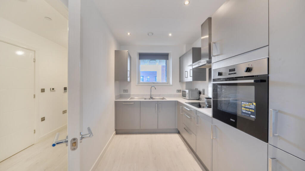 Apartment in London - More
