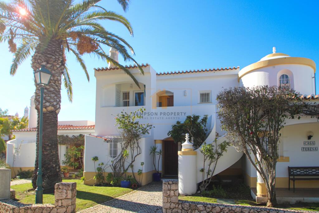 Main image of property: Algarve, Lagoa