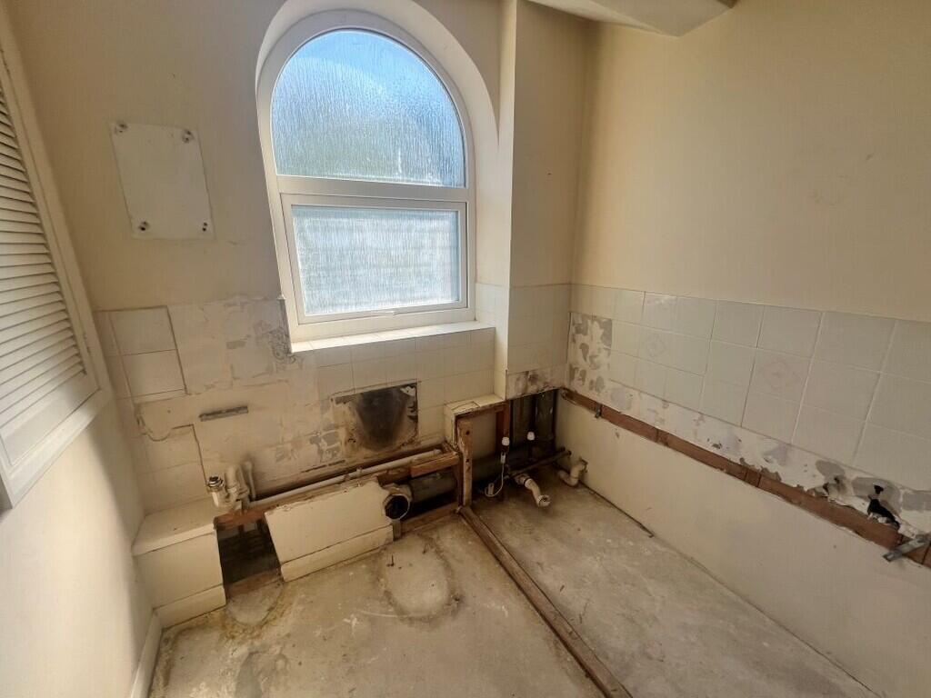 Apartment in Torquay - More