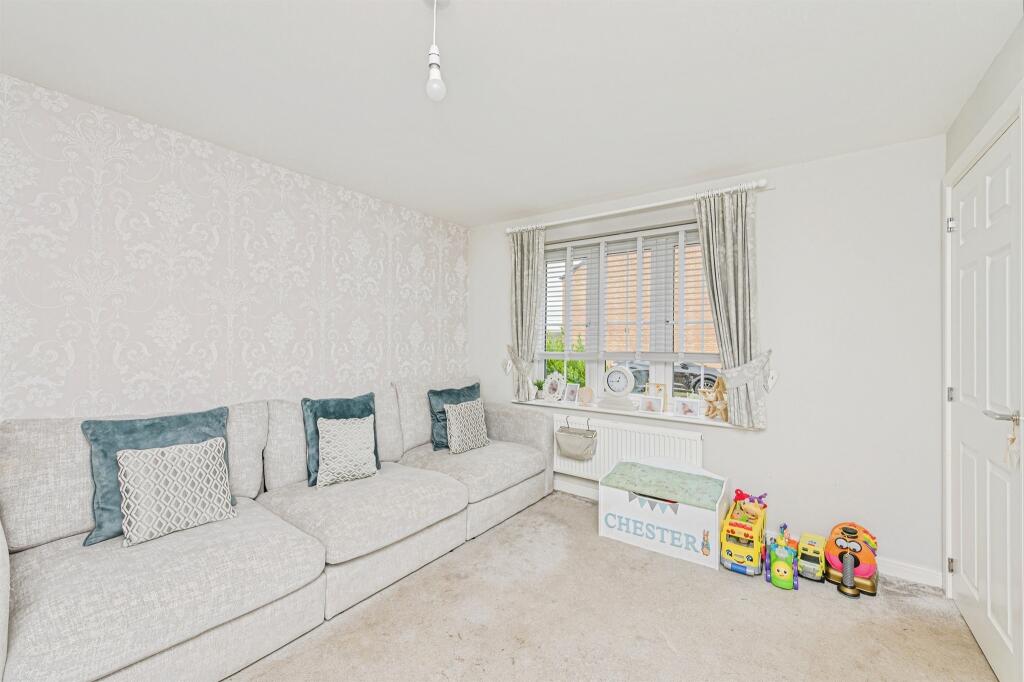 Oleander Close, Tamworth - View 3