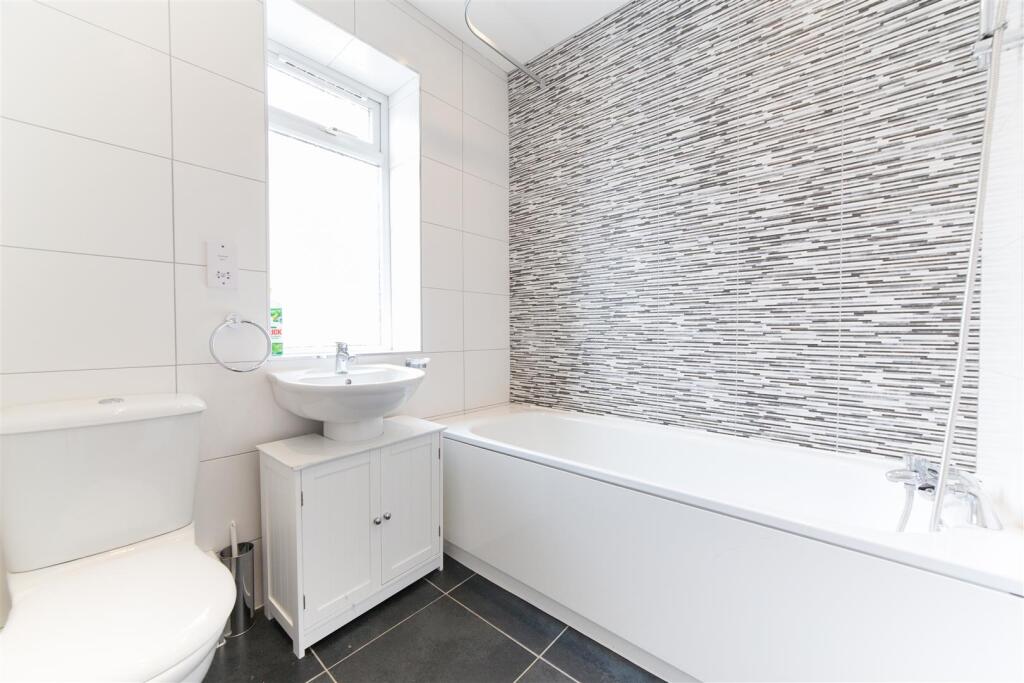 Apartment in Newcastle upon Tyne, Tyne and Wear - View 5