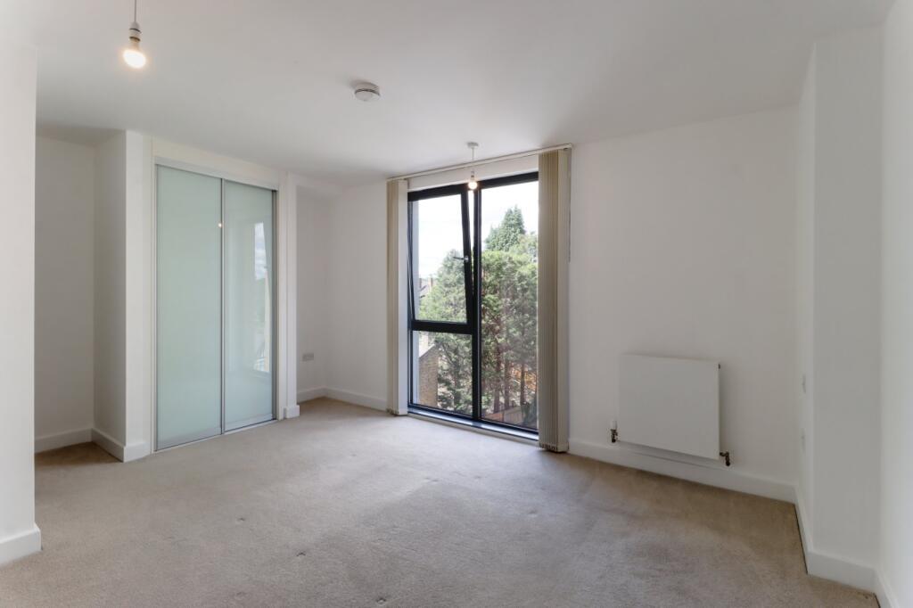 Apartment in Sevenoaks - View 5