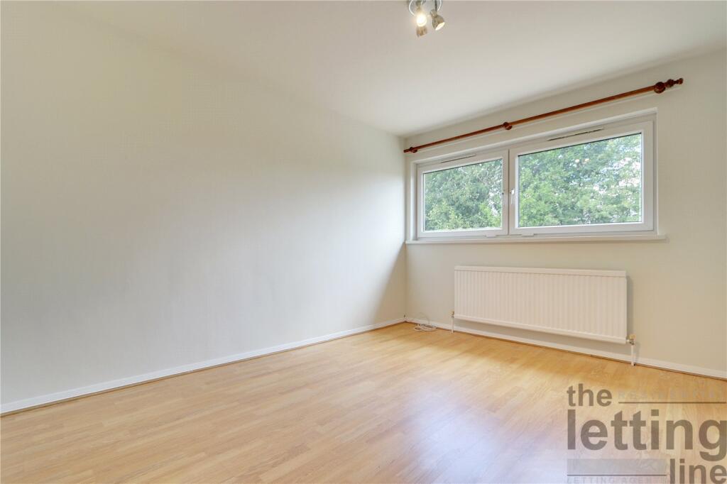 Apartment in Enfield, Southbury - View 3