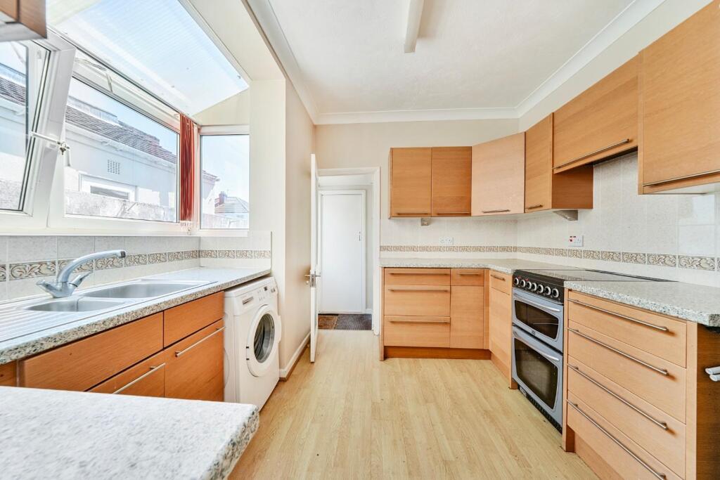 House in Portsmouth - View 5