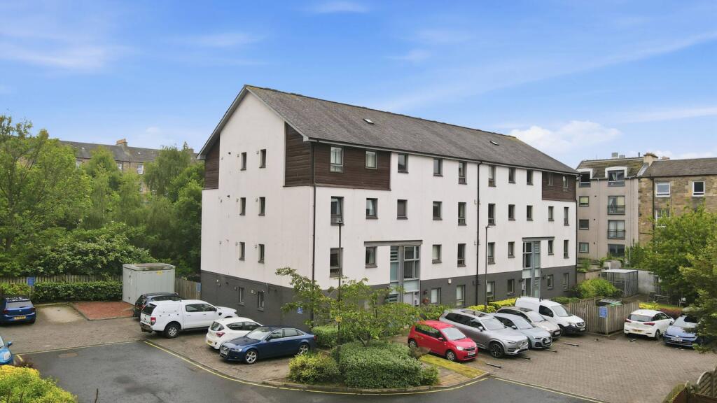 Main image of property: 151/5 Easter Road, Edinburgh, EH7 5QB