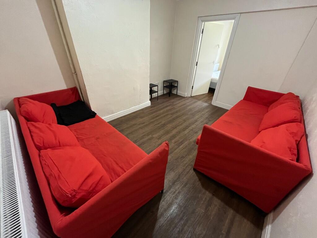 1 bedroom house share for rent
