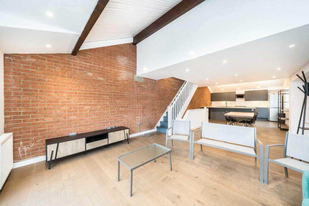 House in London - View 5