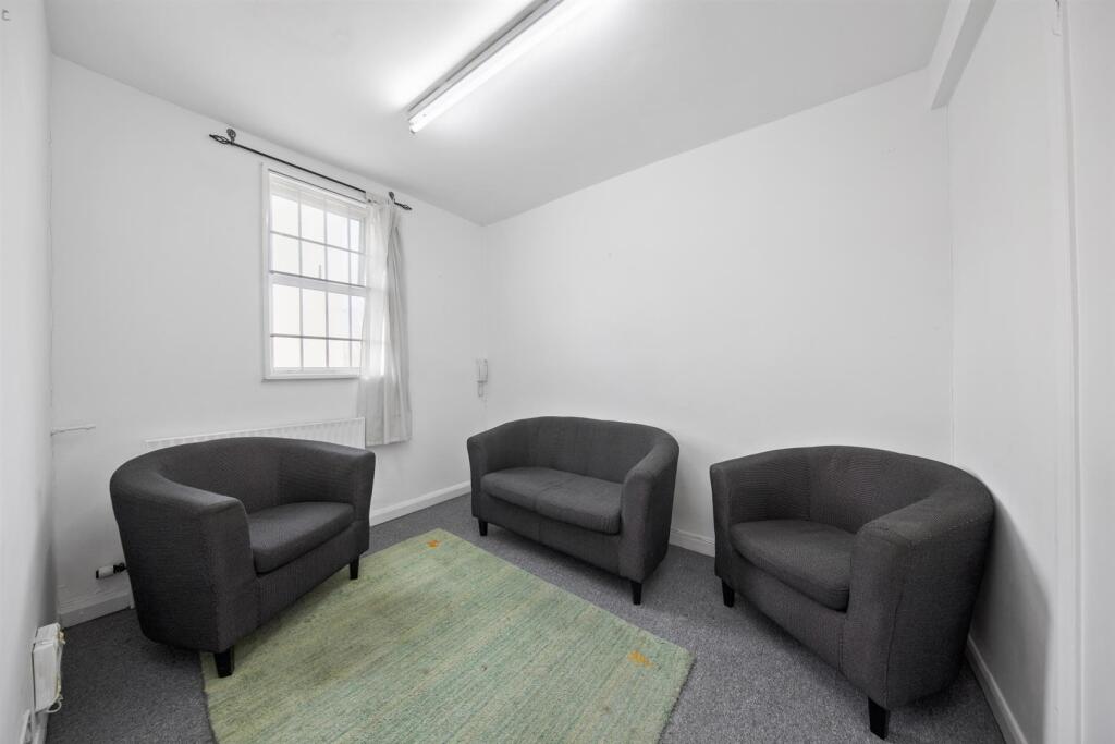 Main image of property: Bethnal Green Road, Bethnal Green, E2
