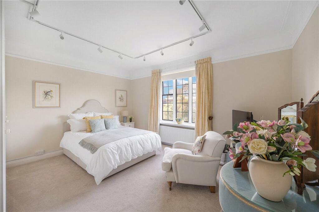 Apartment in London - More