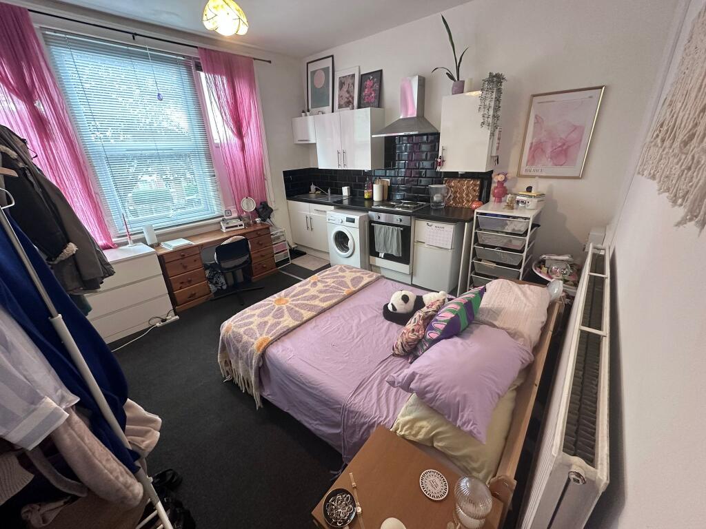 Main image of property: Gordon Avenue, Southampton, SO14