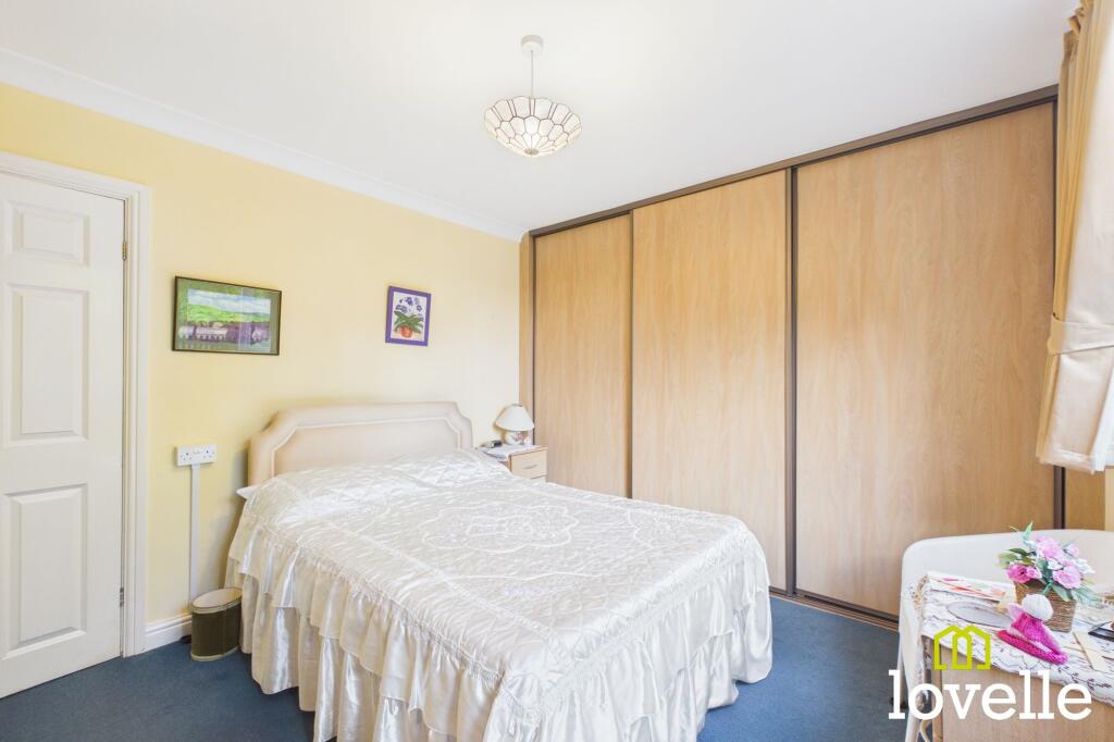 Apartment in Hull - View 4