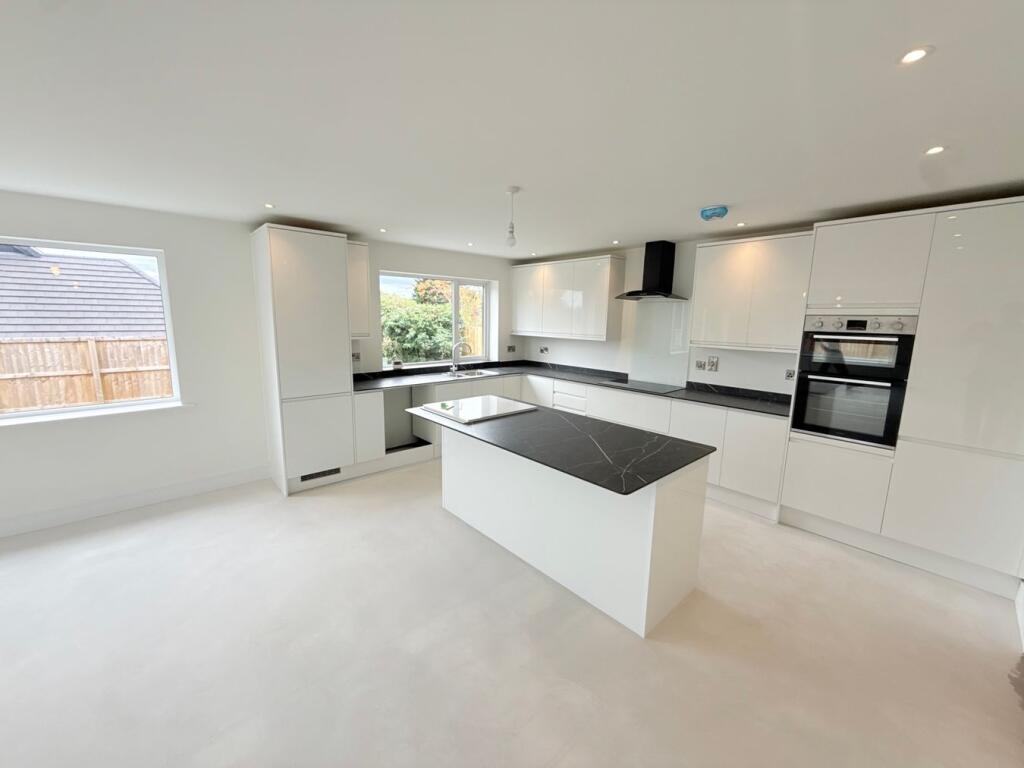 House in Taunton, Galmington - View 4