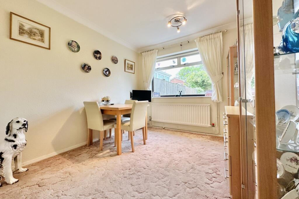 Fern Drive, Church Crookham, Fleet, Hampshire, GU51 photo 4