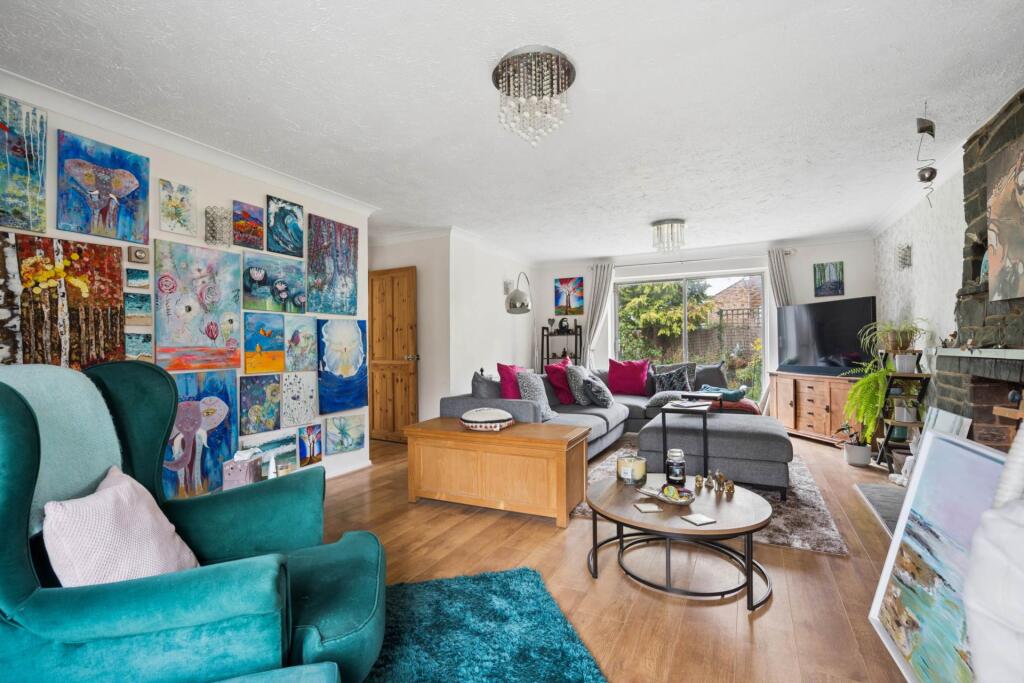 House in Luton, Pitstone - View 2