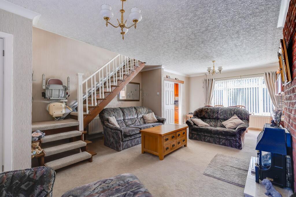 Chapel Close, Dinas Powys, The Vale Of Glamorgan. CF64 4LE photo 4