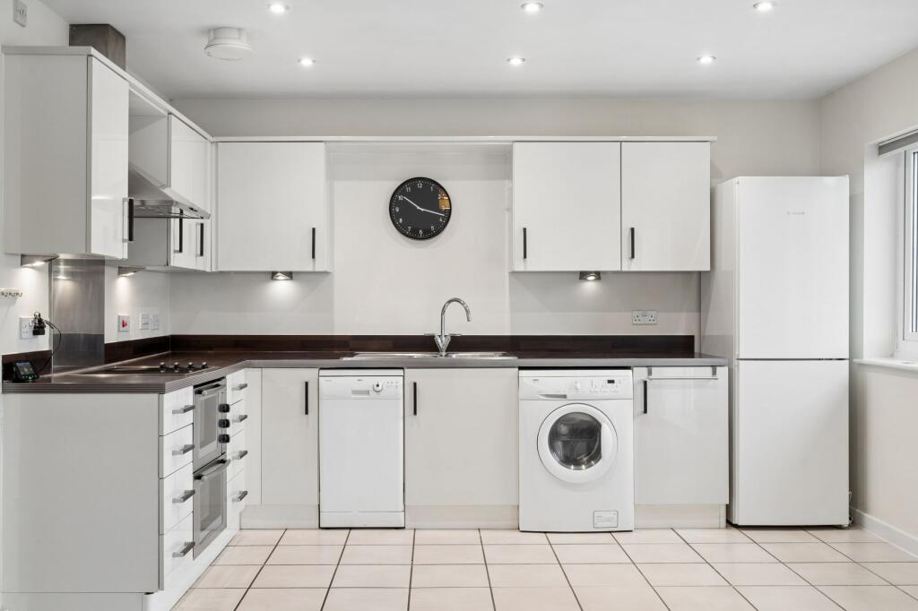 Apartment in Hemel Hempstead - View 4
