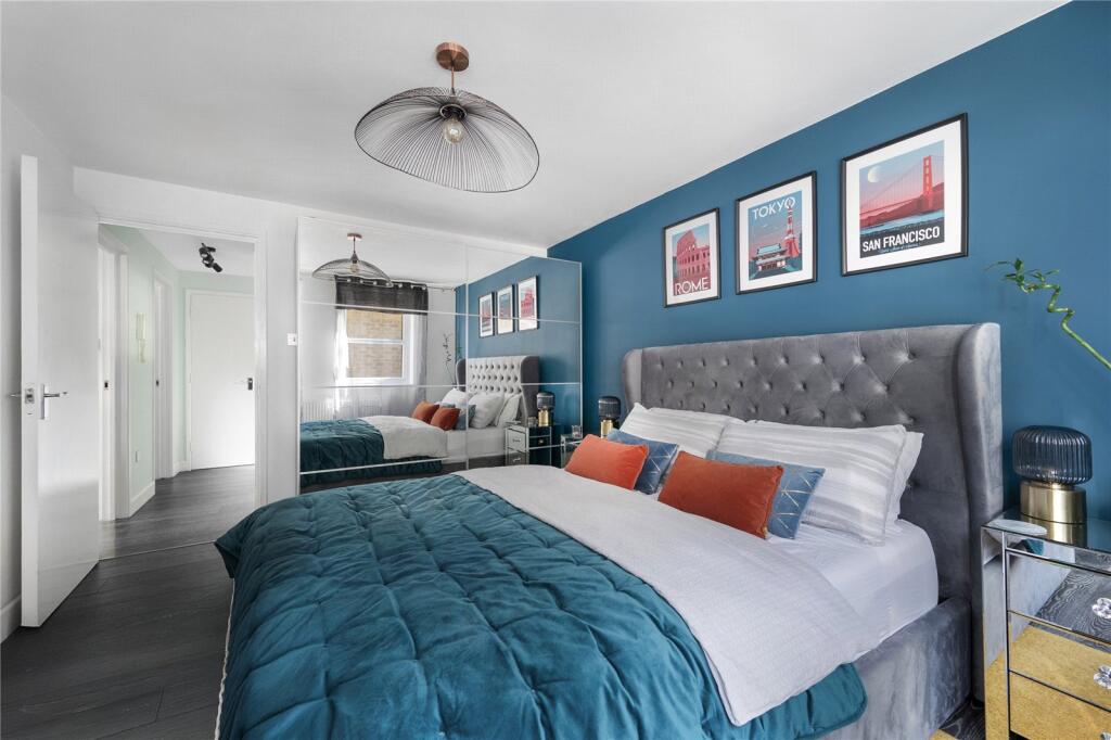Apartment in London - More