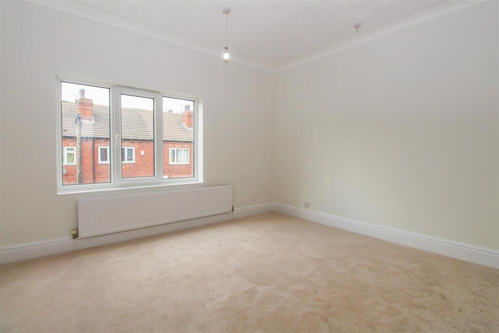 House in Wakefield - View 5