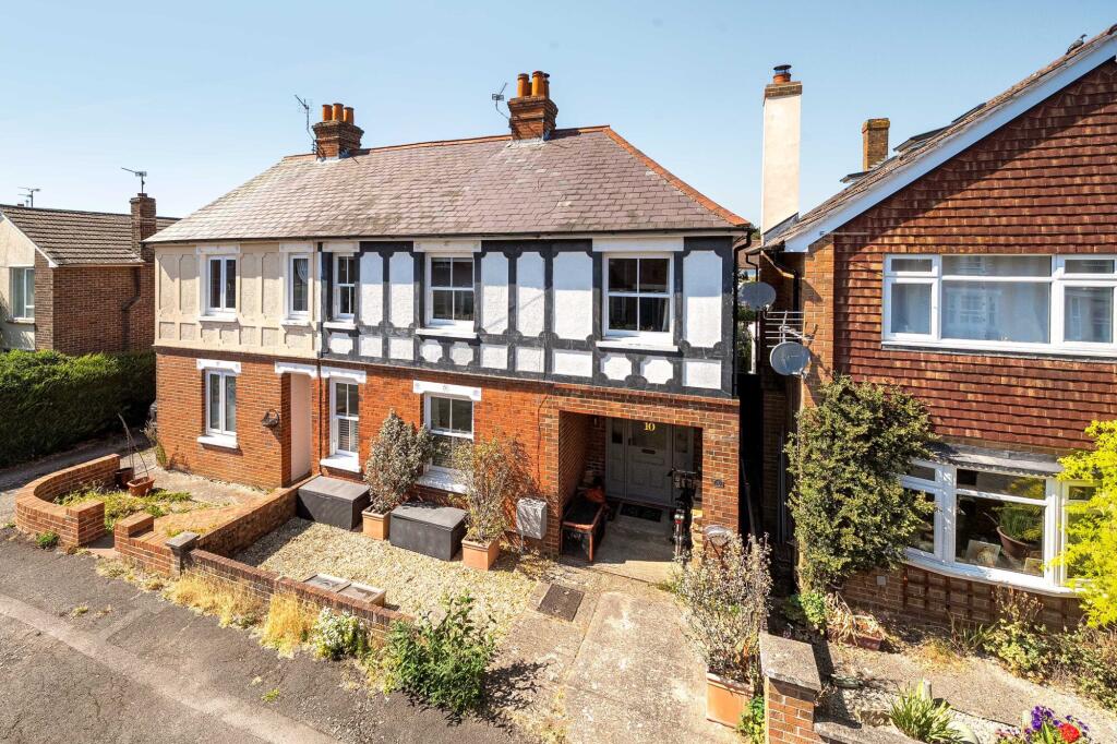 Main image of property: Arthur Road, Newbury, RG14