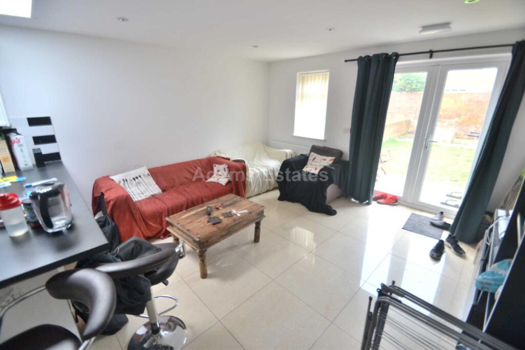 House in Reading - View 3