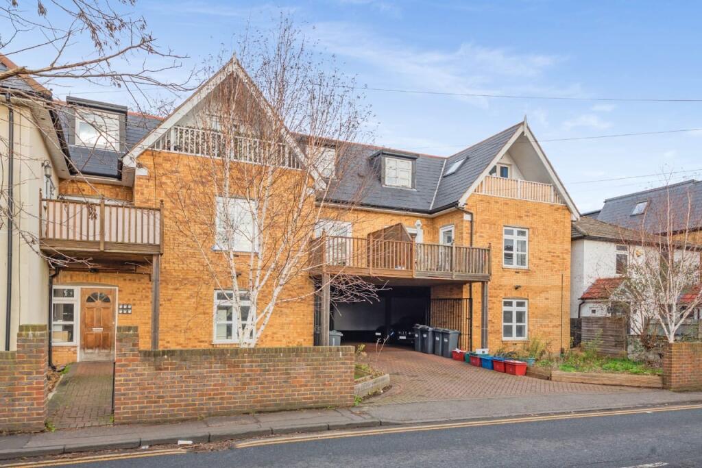 2-bed flat on Worton Road, Isleworth, Hounslow, £395,000