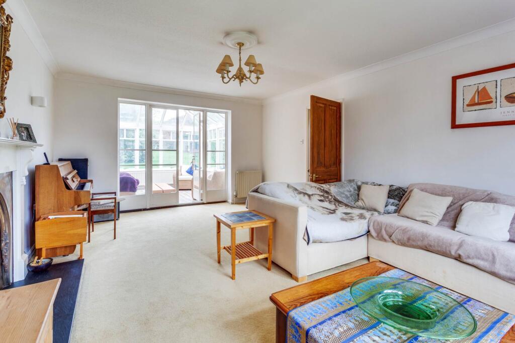 House in Reading, Emmer Green - View 3