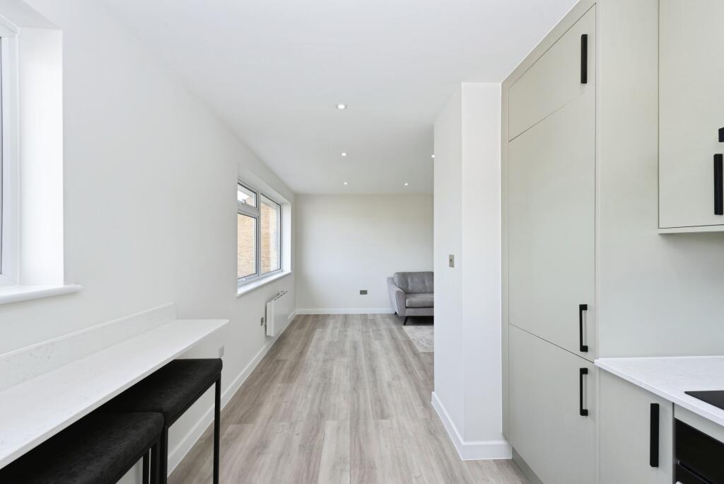 Apartment in Twickenham - More
