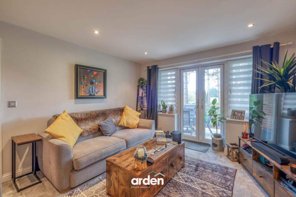 Apartment in Birmingham, Kineton Green - View 3