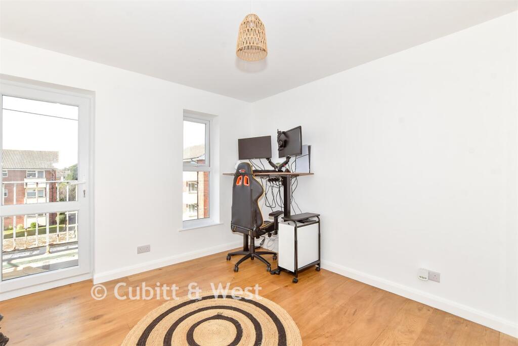 Apartment in Portsmouth - View 5