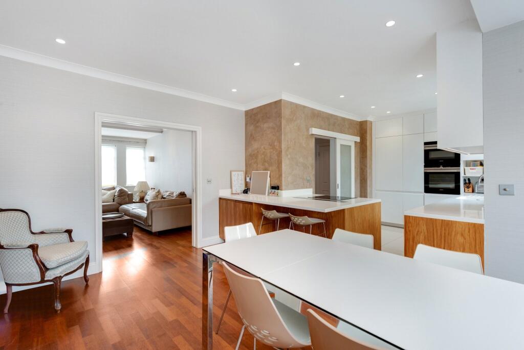 House in London, Hampstead Garden Suburb - View 5