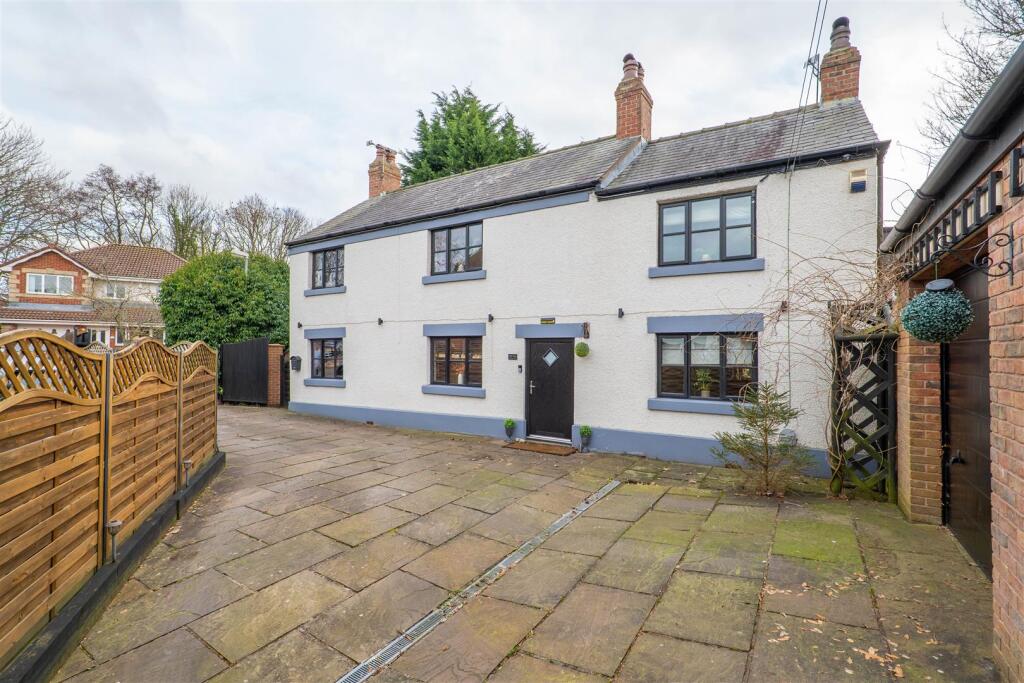 Main image of property: Leyland Lane, Leyland