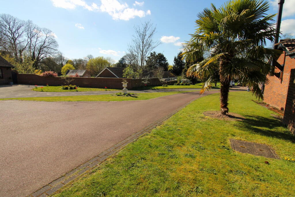 Park Close,Lea,Gainsborough,DN21 5JE photo 3