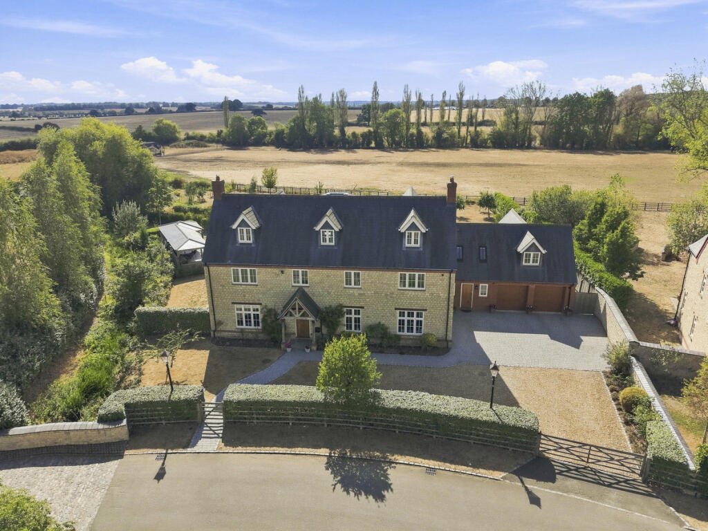 House in Northampton - View 2
