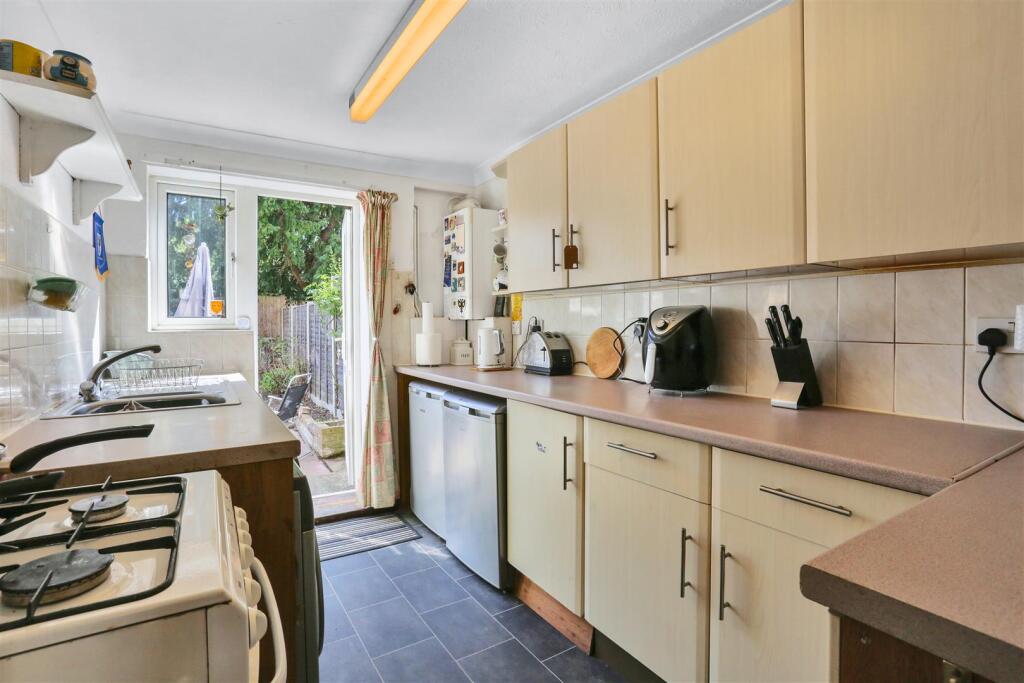 Apartment in Sutton - View 3