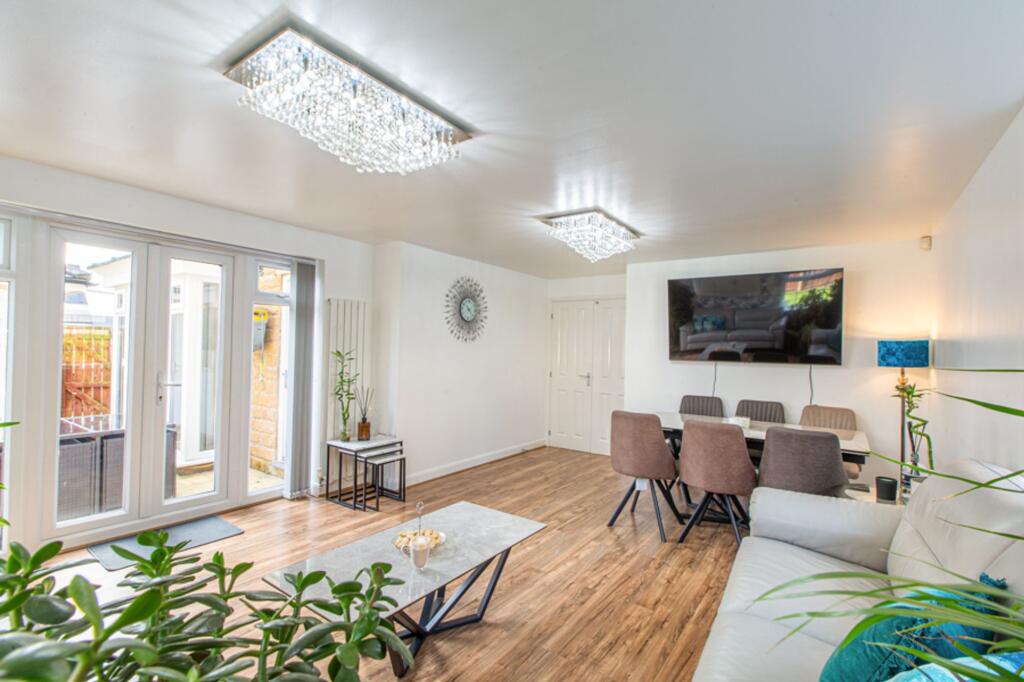 Bodington Way, Leeds, LS16 photo 4
